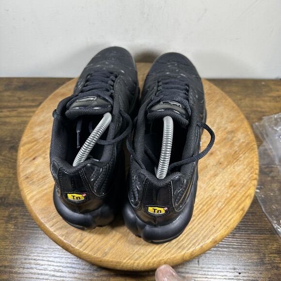 Nike Air Max Plus TN Shoes Mens Size 10 Black Triple Black 604133-050 Tuned Air - Picture 4 of 8